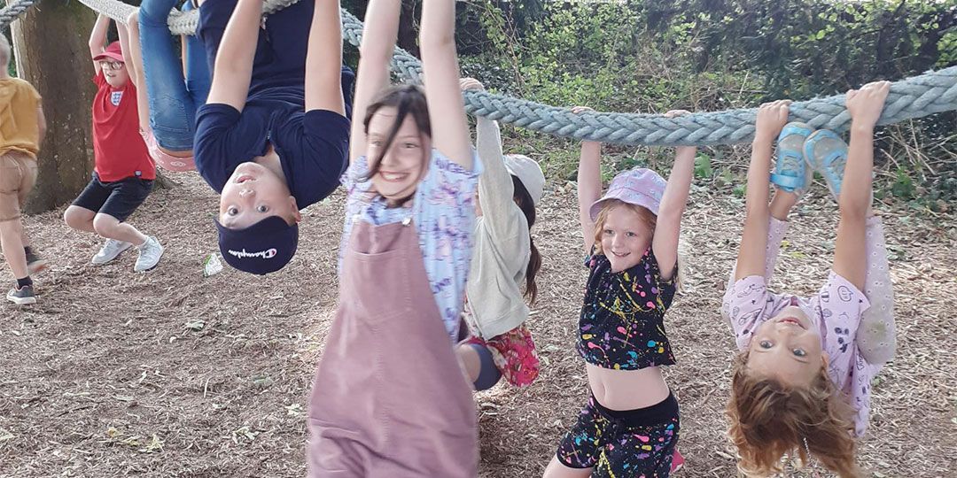 YC-Header-YoungPeople-Playing